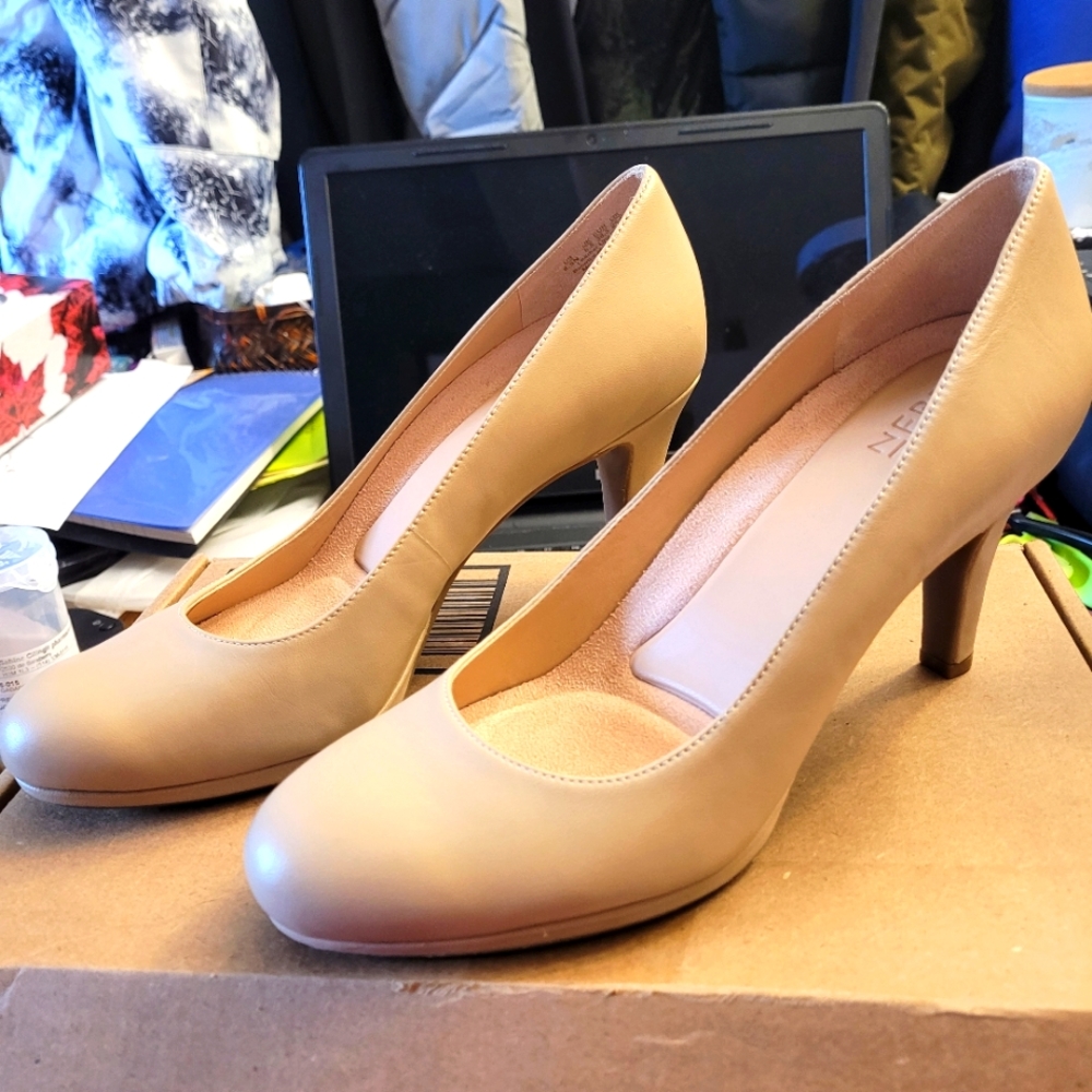 Ladies low heels